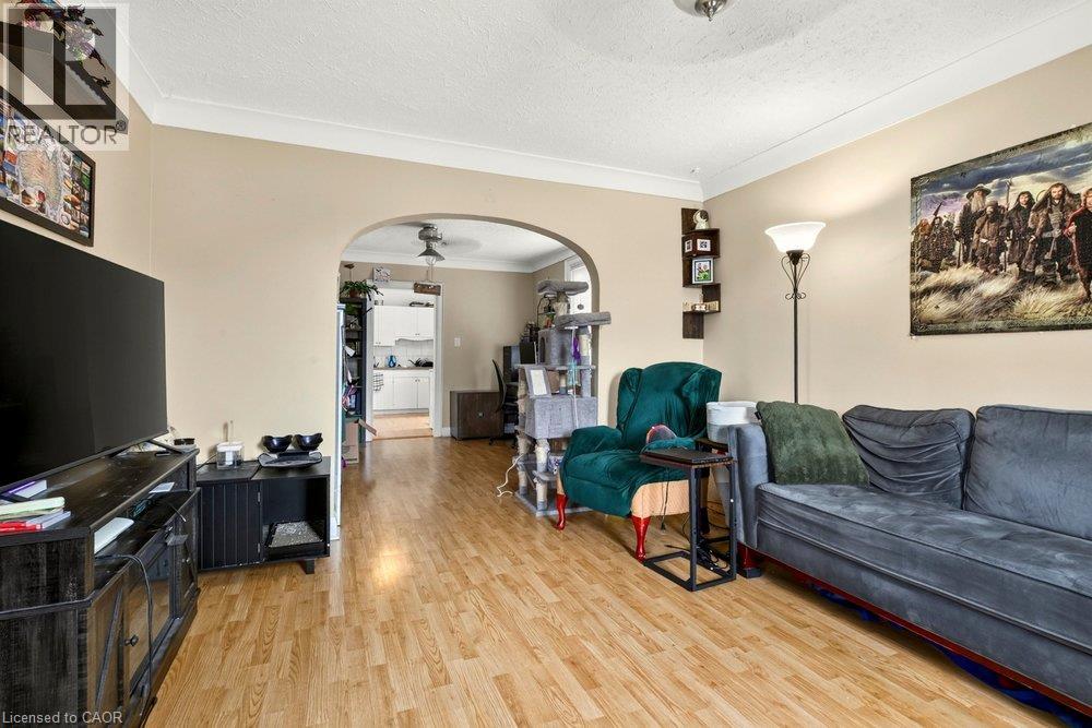 66 Queen Street S Unit# Front Unit Property Photo 3