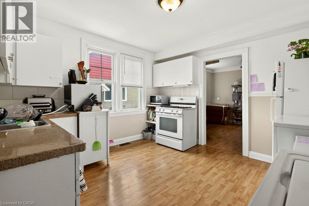 66 Queen Street S Unit# Front Unit Property Photo 6