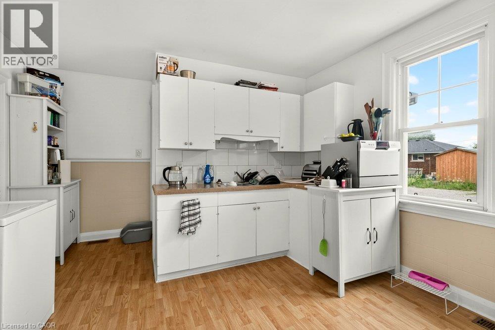 66 Queen Street S Unit# Front Unit Property Photo 7