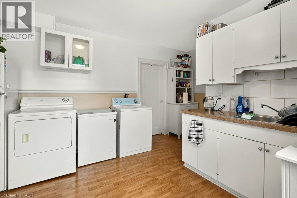 66 Queen Street S Unit# Front Unit Property Photo 8