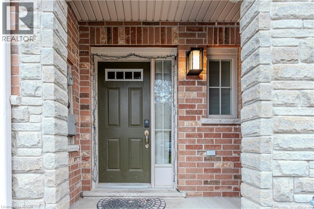 49 Marina Point Crescent N Property Photo 3