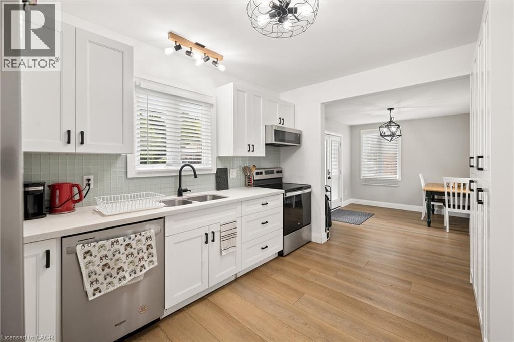 1030 Queens Boulevard Unit# Upper Property Photo 12