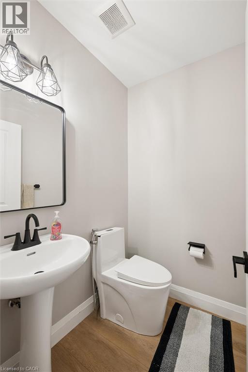 1030 Queens Boulevard Unit# Upper Property Photo 18