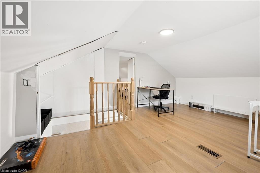 1030 Queens Boulevard Unit# Upper Property Photo 23