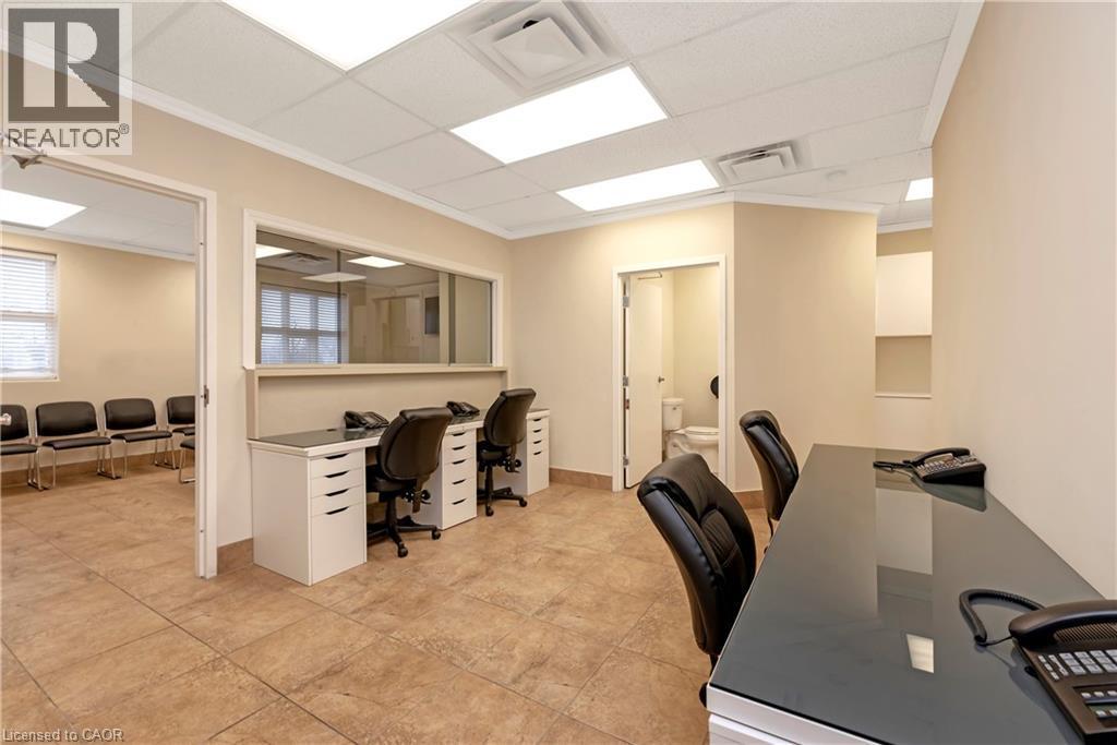574 Upper James Street Property Photo 10