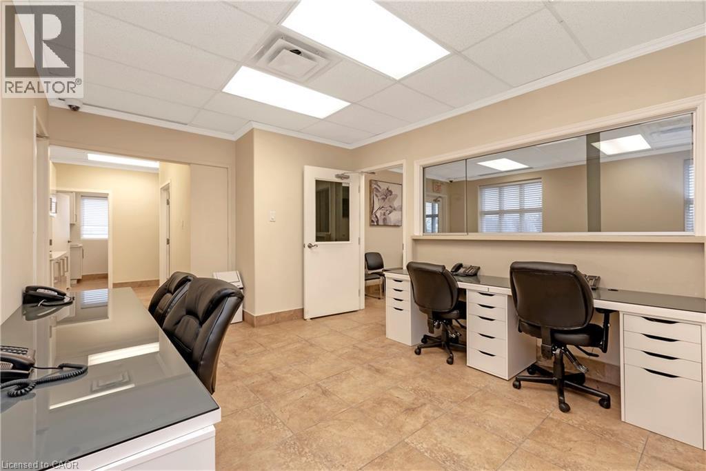 574 Upper James Street Property Photo 11