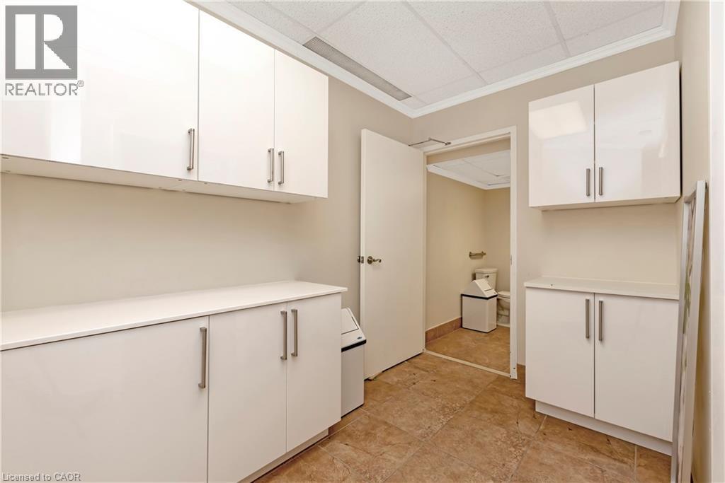 574 Upper James Street Property Photo 14