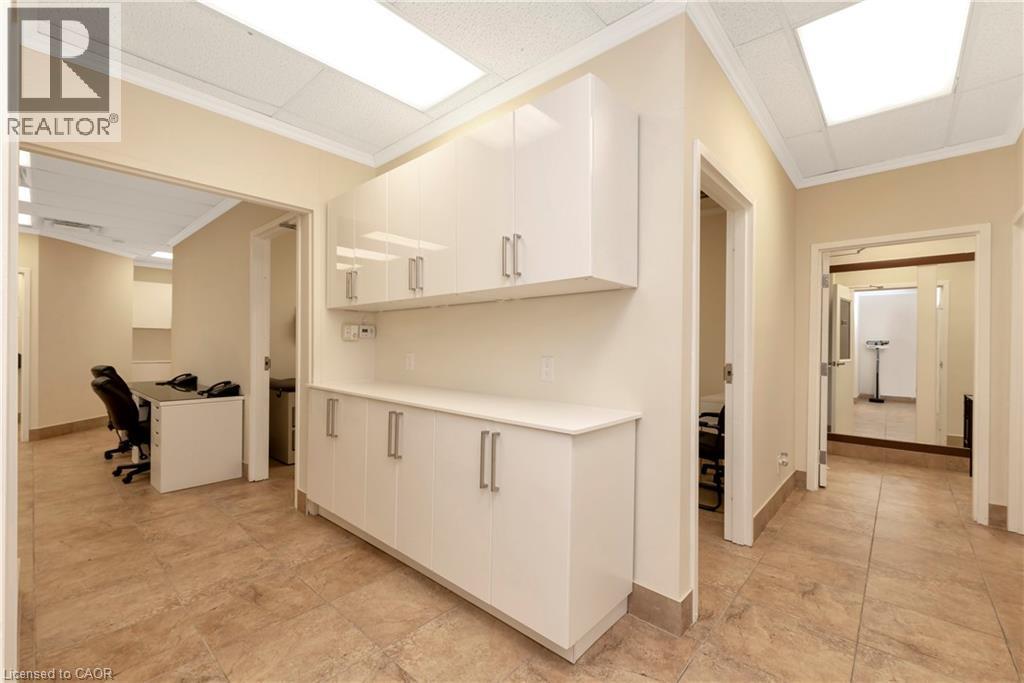 574 Upper James Street Property Photo 17