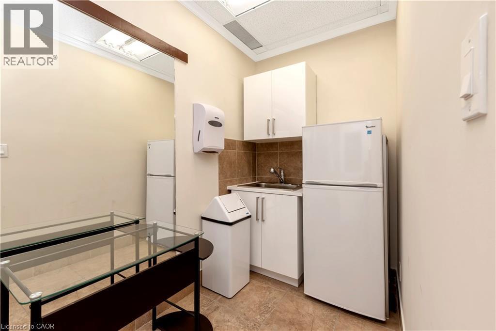 574 Upper James Street Property Photo 21