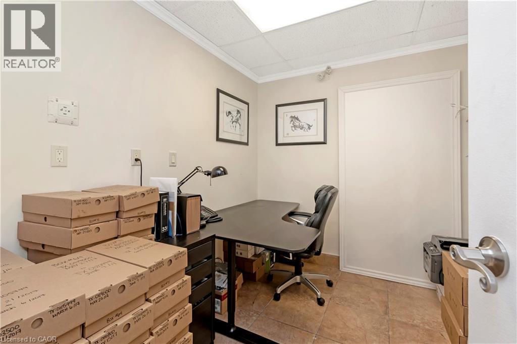 574 Upper James Street Property Photo 22