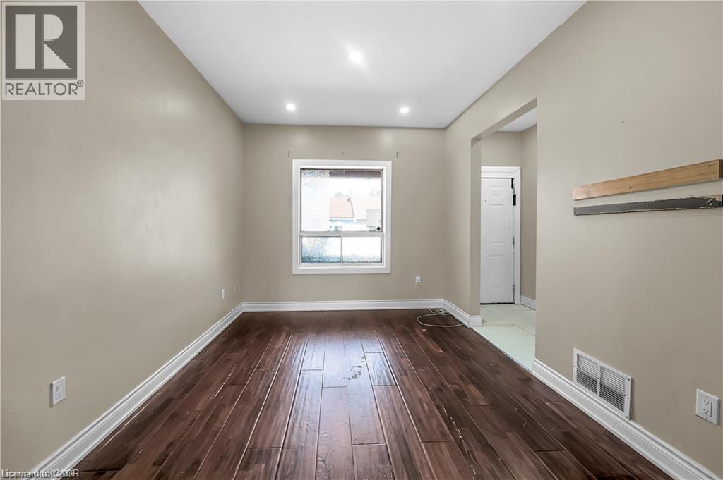 334 Cannon Street E Property Photo 6