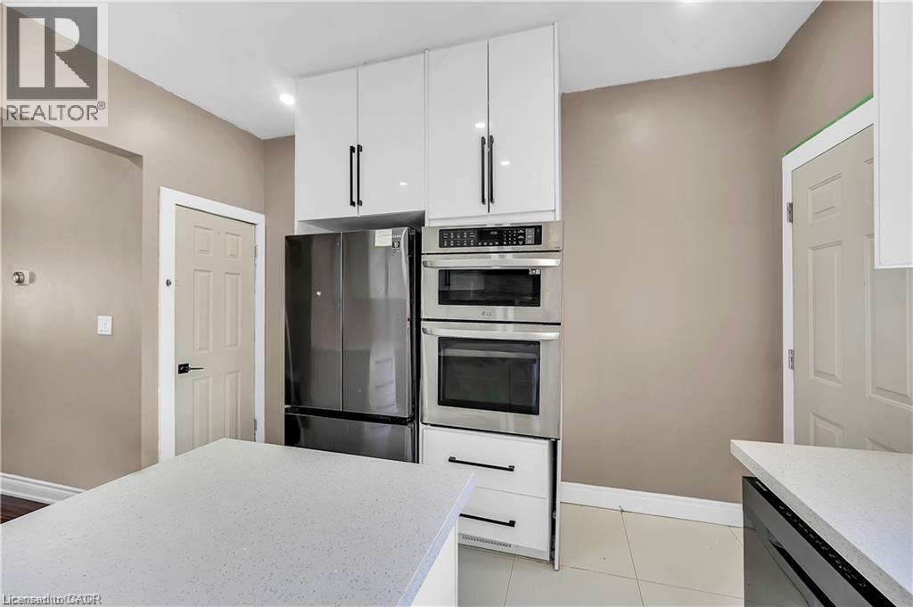 334 Cannon Street E Property Photo 14