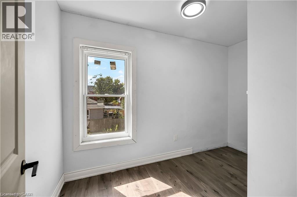 334 Cannon Street E Property Photo 17