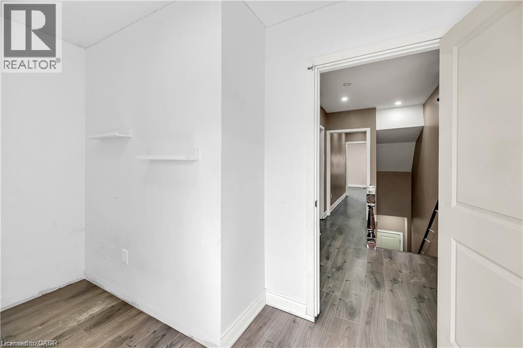 334 Cannon Street E Property Photo 18