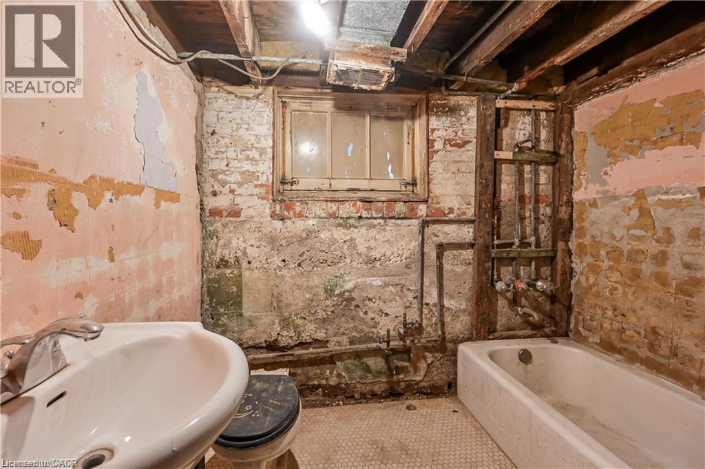 334 Cannon Street E Property Photo 39