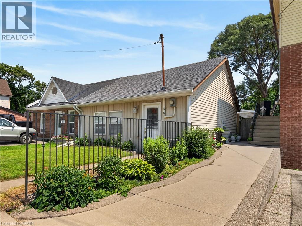 332 East Avenue N Property Photo 2
