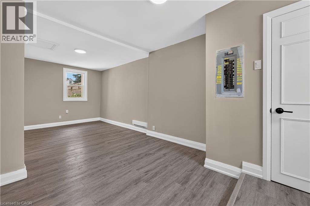 332 East Avenue N Property Photo 8