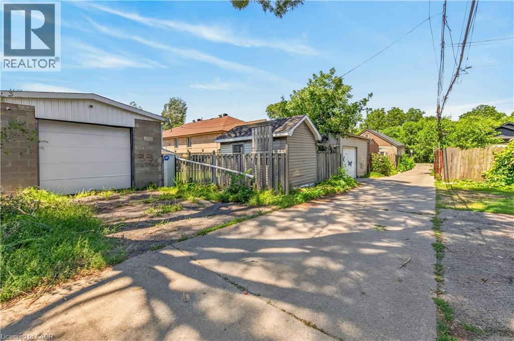 332 East Avenue N Property Photo 31
