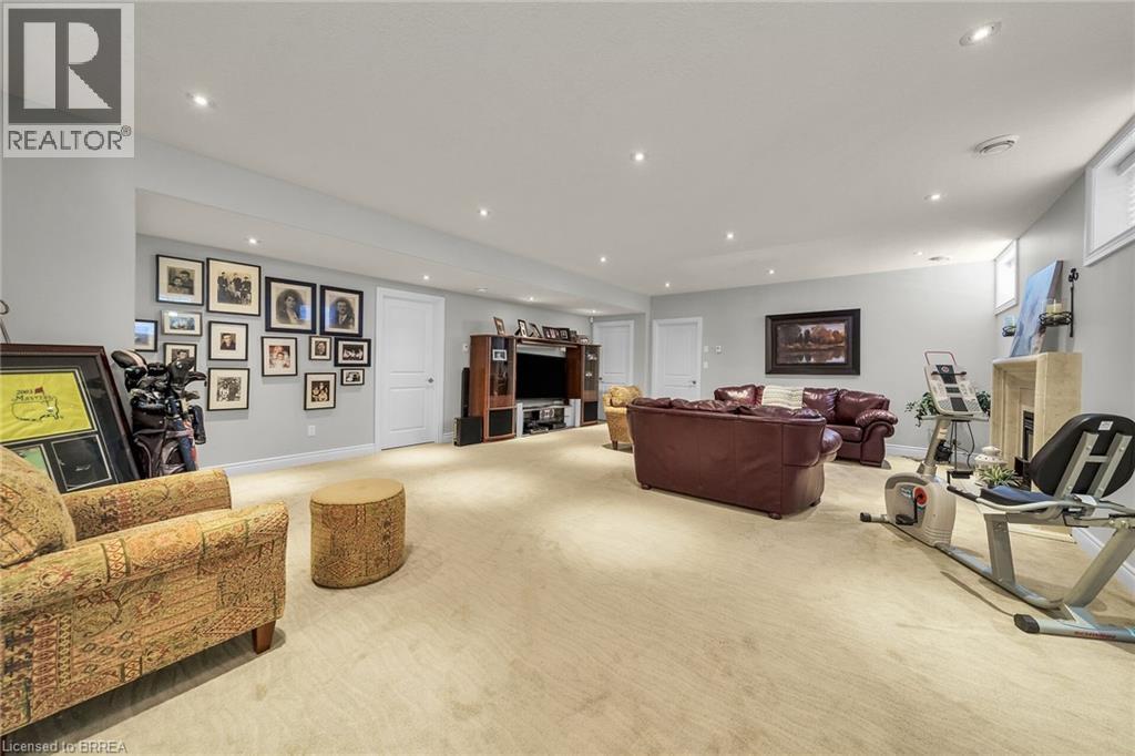 12 Ellington Place Property Photo 25