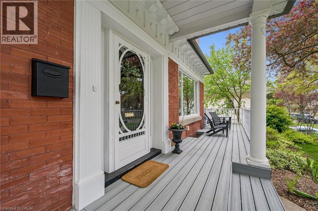 42 Lansdowne Road N Property Photo 5