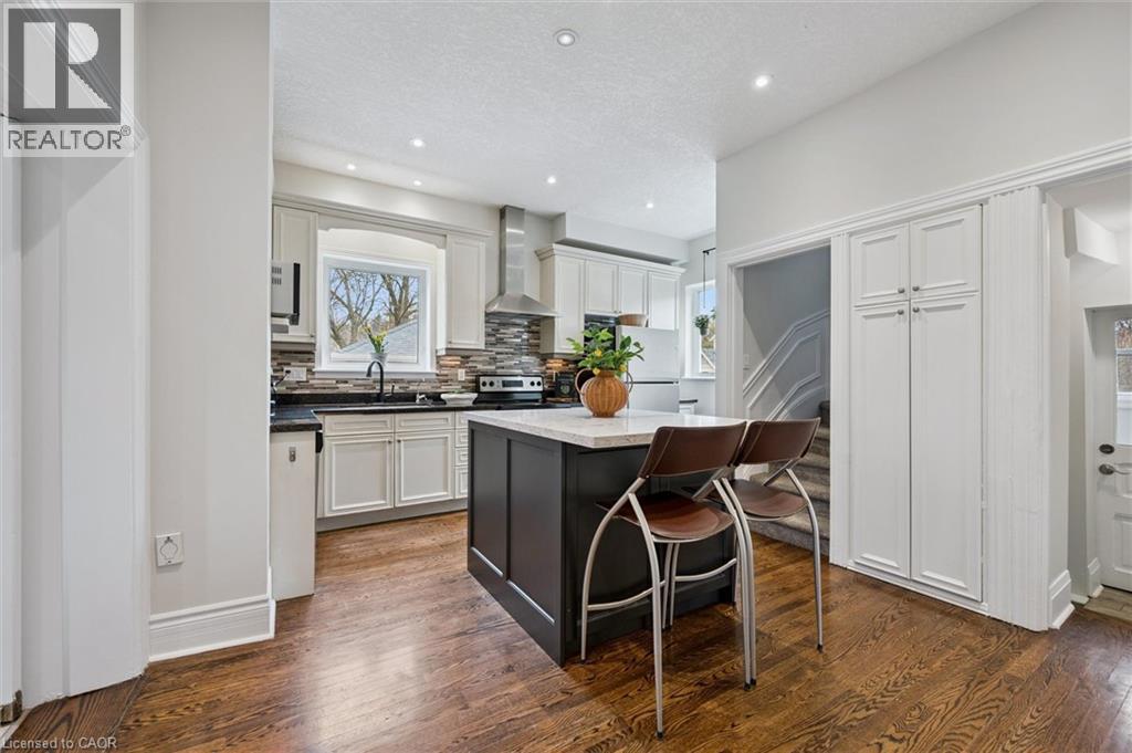 42 Lansdowne Road N Property Photo 13