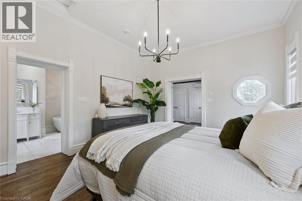 42 Lansdowne Road N Property Photo 26