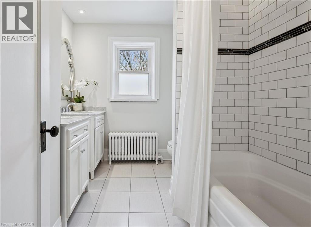 42 Lansdowne Road N Property Photo 32