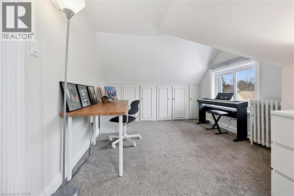42 Lansdowne Road N Property Photo 36