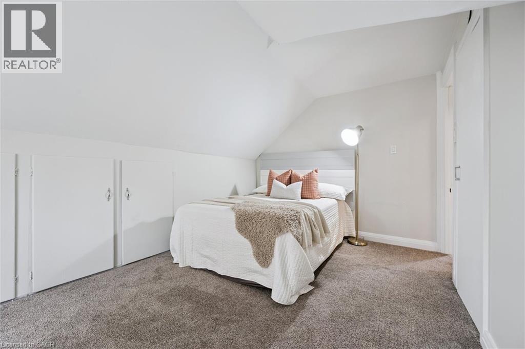 42 Lansdowne Road N Property Photo 37
