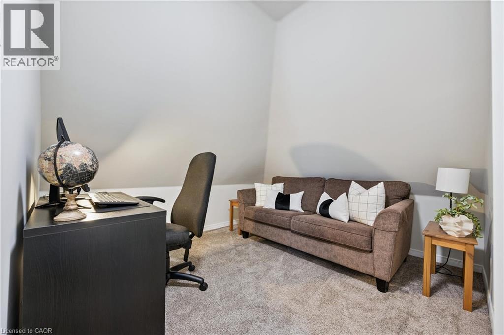 42 Lansdowne Road N Property Photo 39