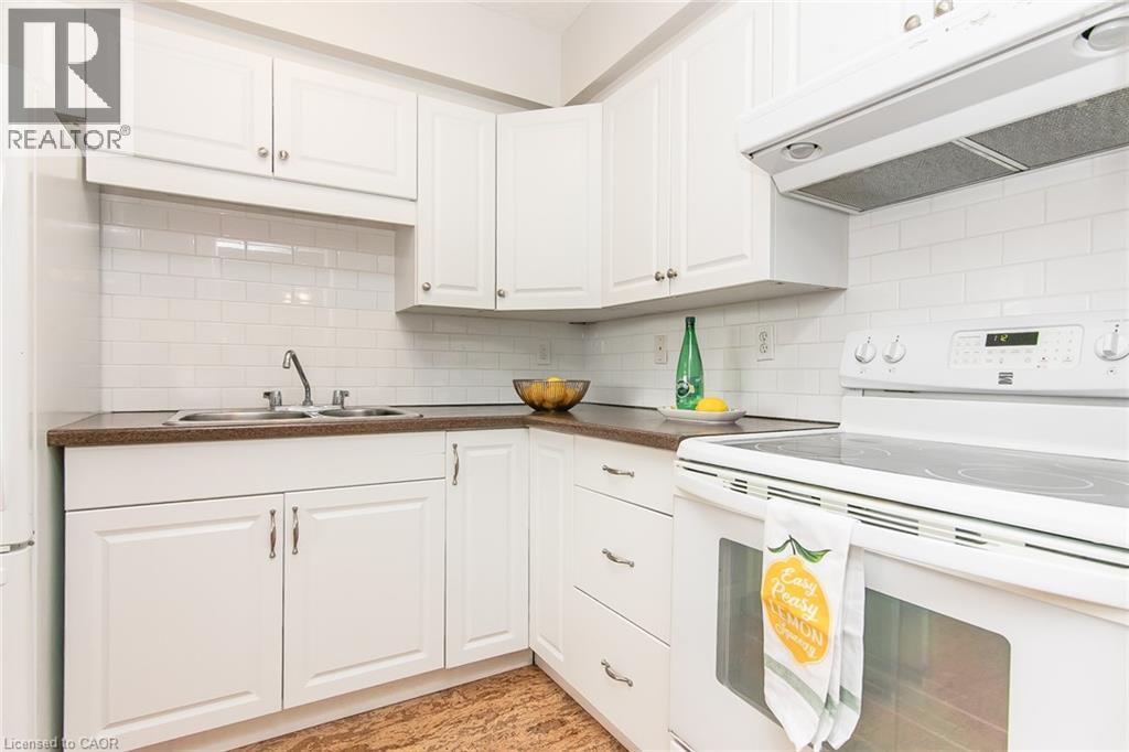 24 Midland Drive Unit# 402 Property Photo 19
