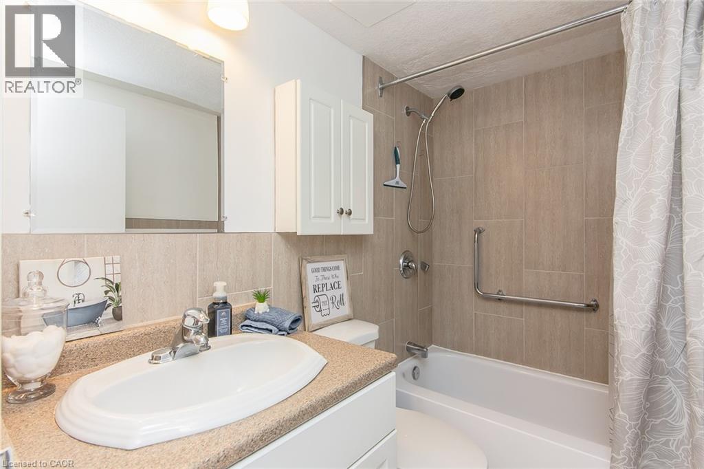 24 Midland Drive Unit# 402 Property Photo 35