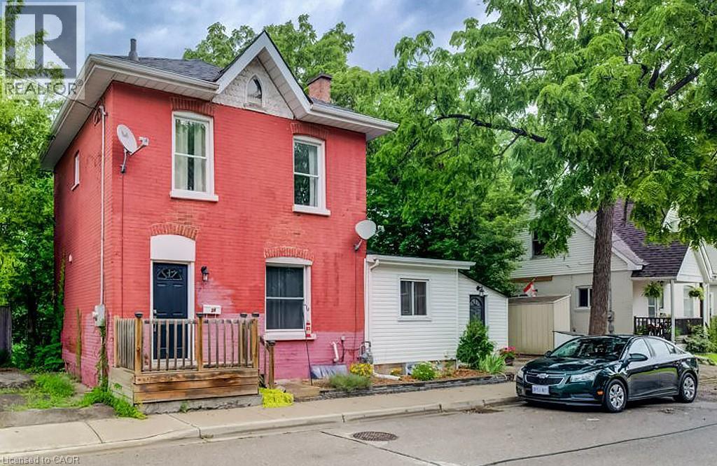 38 ROSE Avenue