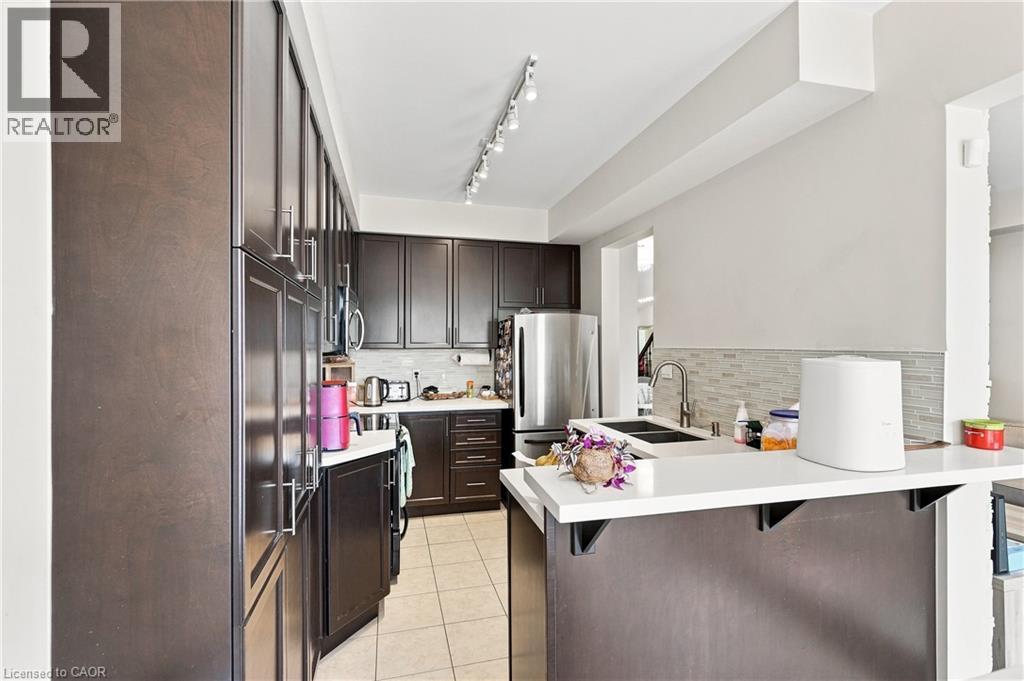 1050 Ryckman Common Property Photo 8