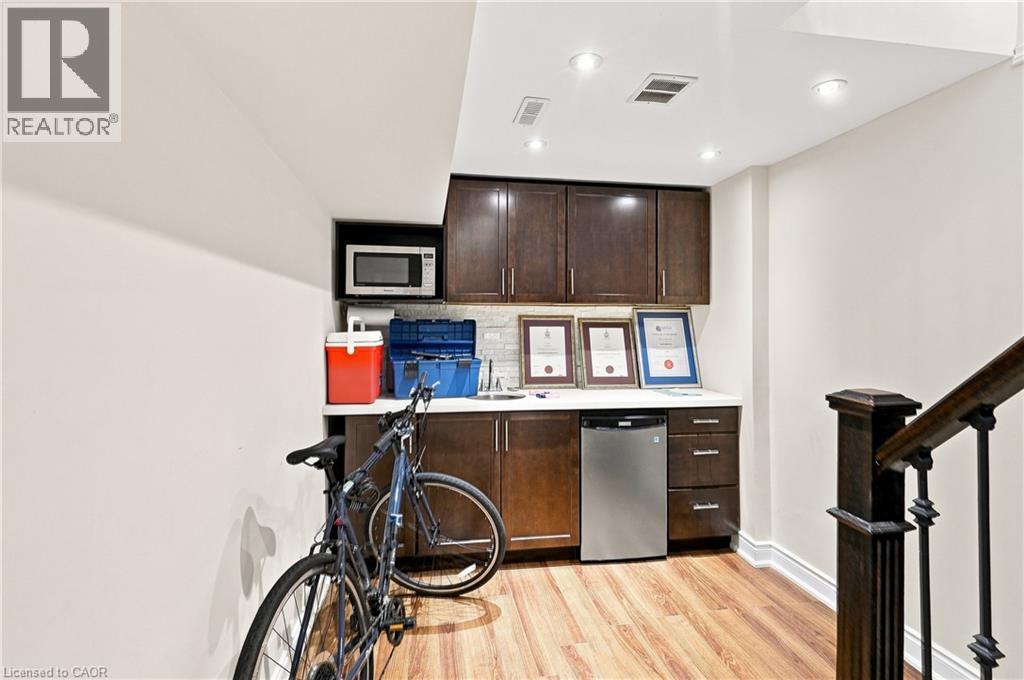1050 Ryckman Common Property Photo 19