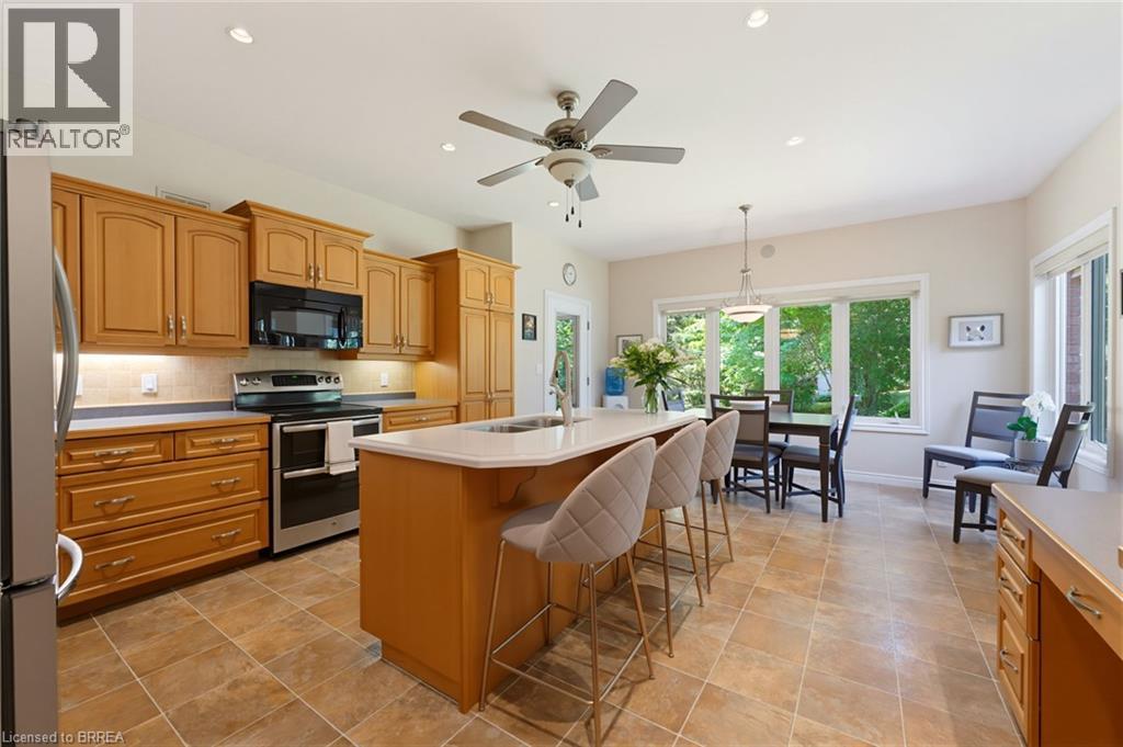 301 Governors Road E Property Photo 8