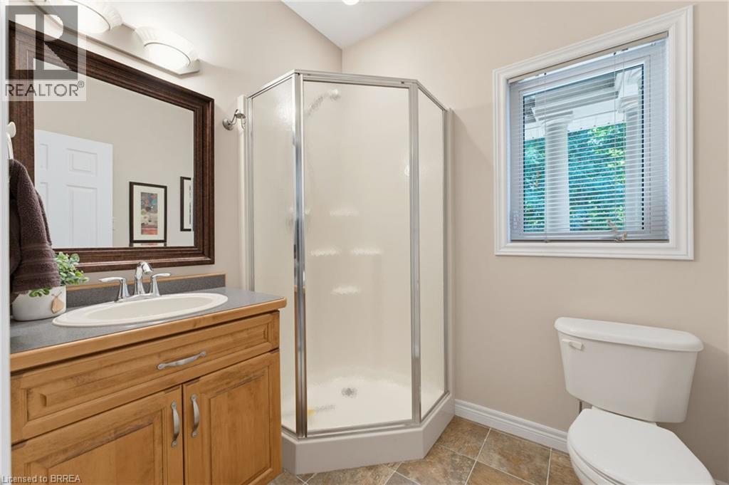 301 Governors Road E Property Photo 14