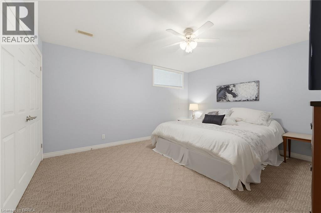 301 Governors Road E Property Photo 17