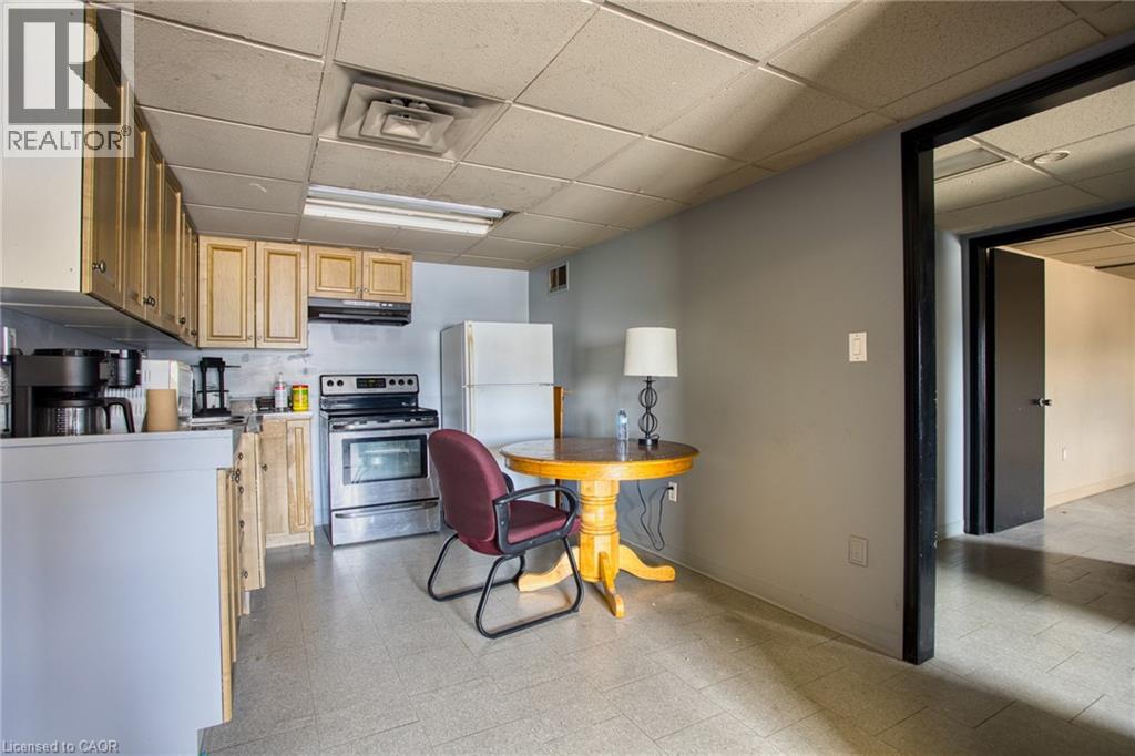 112 Ormond Street S Property Photo 17