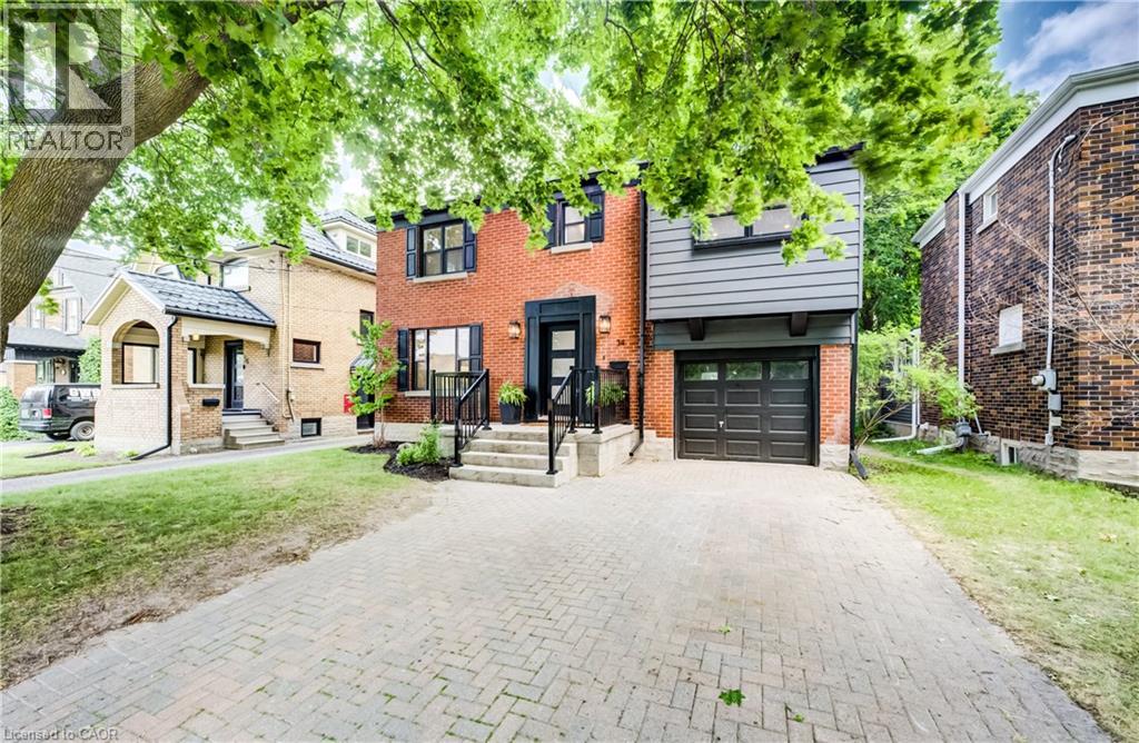 34 Moore Avenue N Property Photo 1