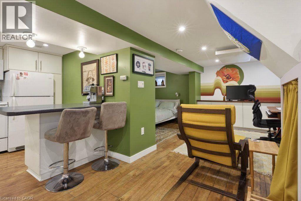 269 Stinson Crescent Unit# Lower Property Photo 4