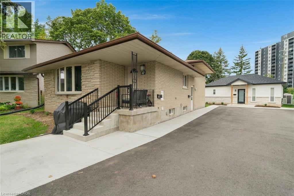 67 Kimberly Crescent Unit# Upper Property Photo 2
