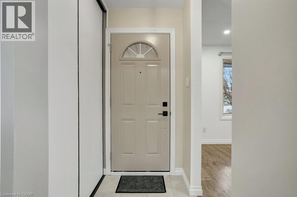 67 Kimberly Crescent Unit# Upper Property Photo 3