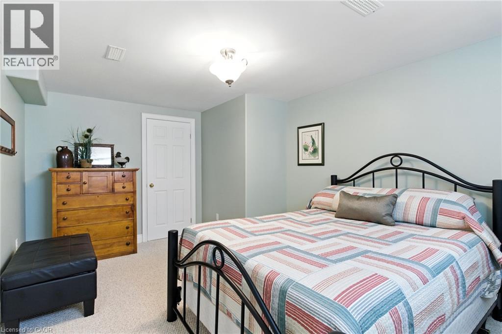10 Featherstone Avenue Property Photo 33