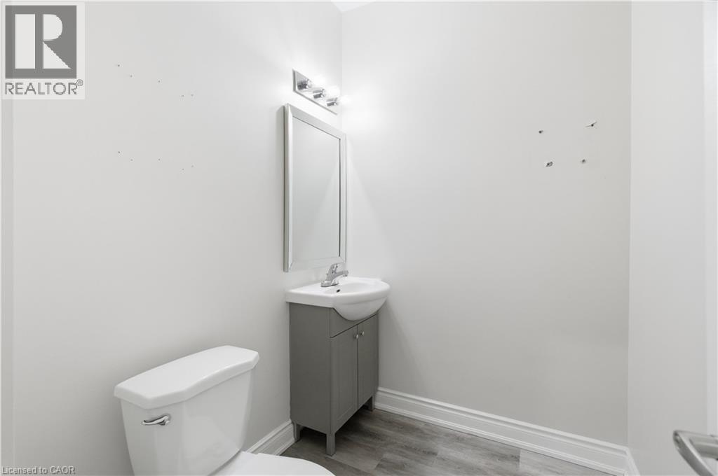 728 Main Street E Property Photo 13