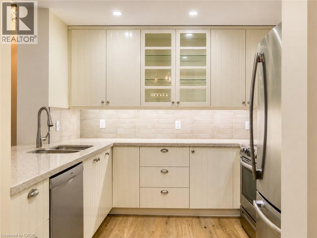 2511 Lakeshore Road W Unit# 216 Property Photo 5