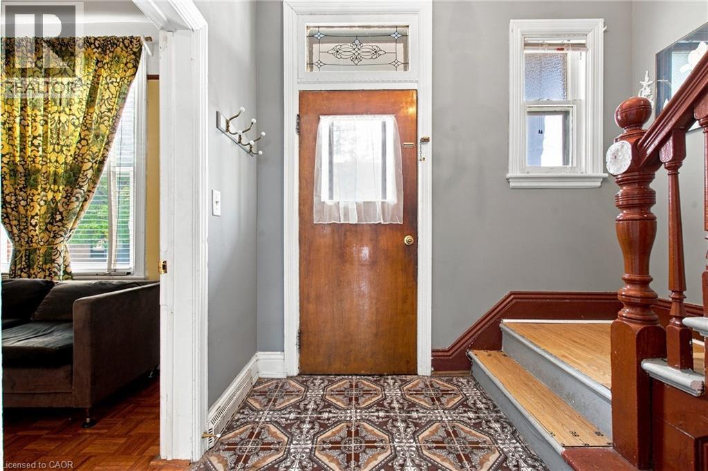 128 Hess Street N Property Photo 4