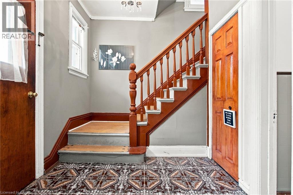 128 Hess Street N Property Photo 14