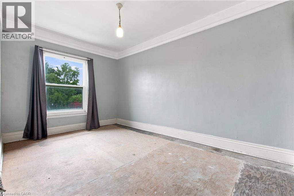 128 Hess Street N Property Photo 21