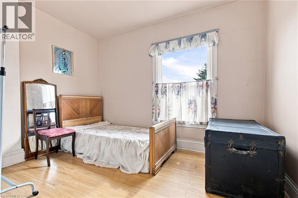 128 Hess Street N Property Photo 22
